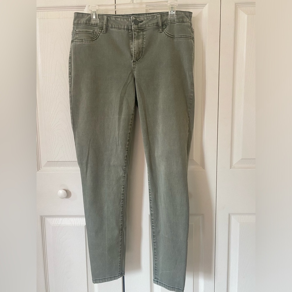 Maurice’s green skinny jeans size L/12